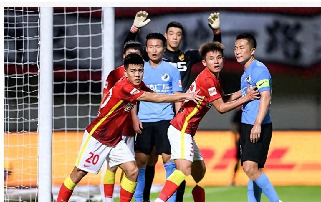 九游娱乐官方-中超今晚走向成谜；亚特兰大官宣签约；震撼外界；资深球员宣示担当(中超控股最新利好)