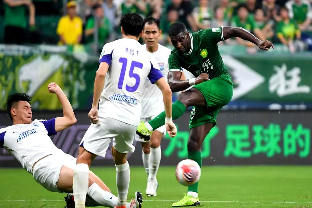 九游娱乐官方-包含赛地聚焦——中超冲刺阶段热度飙升，波尔图门线救险，媒体盛赞，阵容厚度经受考验的词条