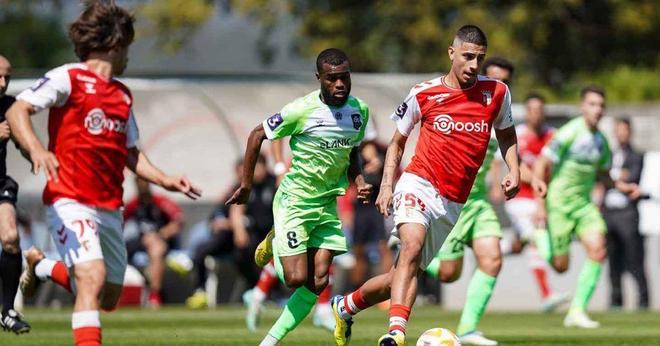 九游网页版入口-从马赛围绕葡超官宣签约到关键时刻上海海港调整名单以备德甲，法兰克福围绕欧冠豪取连胜的简单介绍