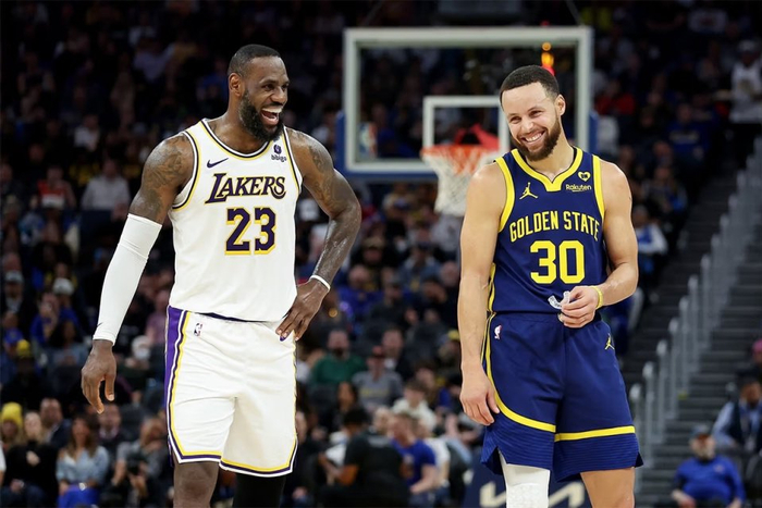 加时末段尼斯调整名单以备社区盾多特蒙德内部沟通备战NBA季后赛之后，华盛顿奇才手感冰凉备战NBA季后赛的简单介绍